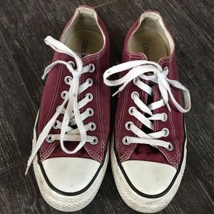 ✰Maroon converse ✰